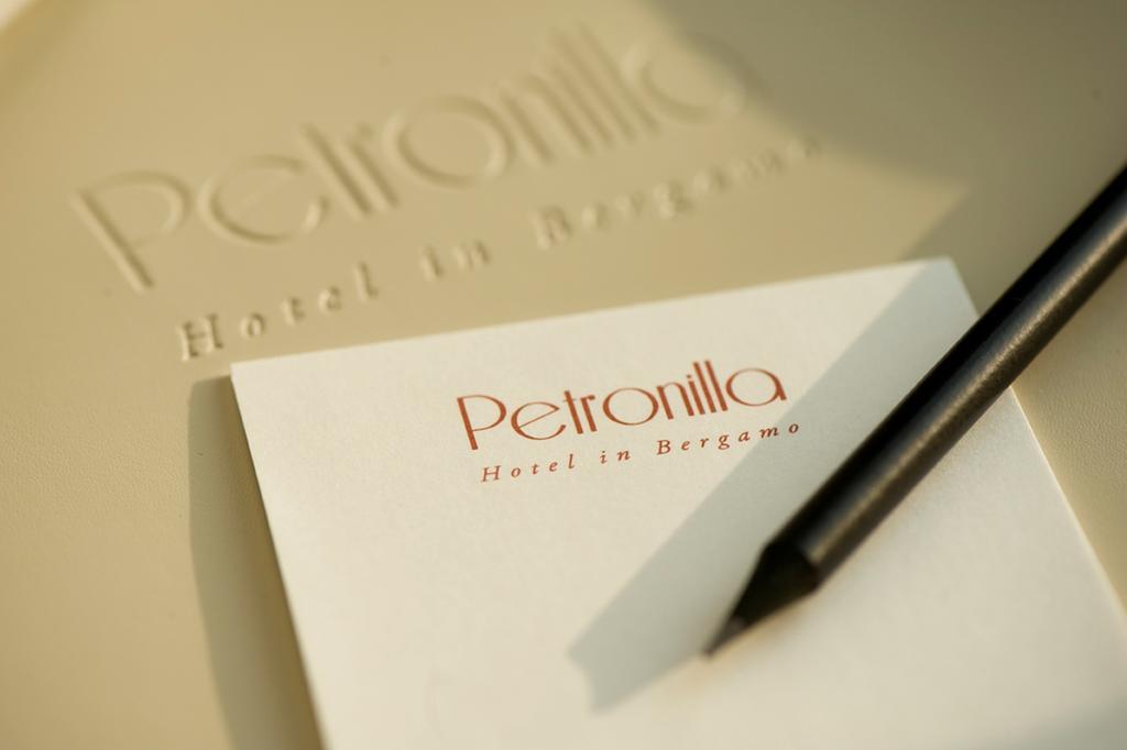 Petronilla - Hotel In Bergamo Eksteriør billede